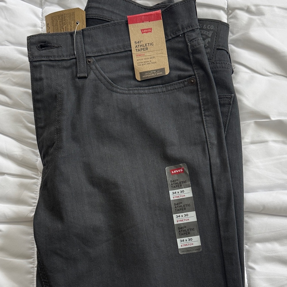 Levi's Men's 541 Athletic Taper Jeans in Gray (NWT) - Picture 2 of 2